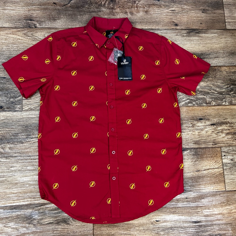 Hot Topic Red Flash Logo Button-Up Men shirt size Small NWT